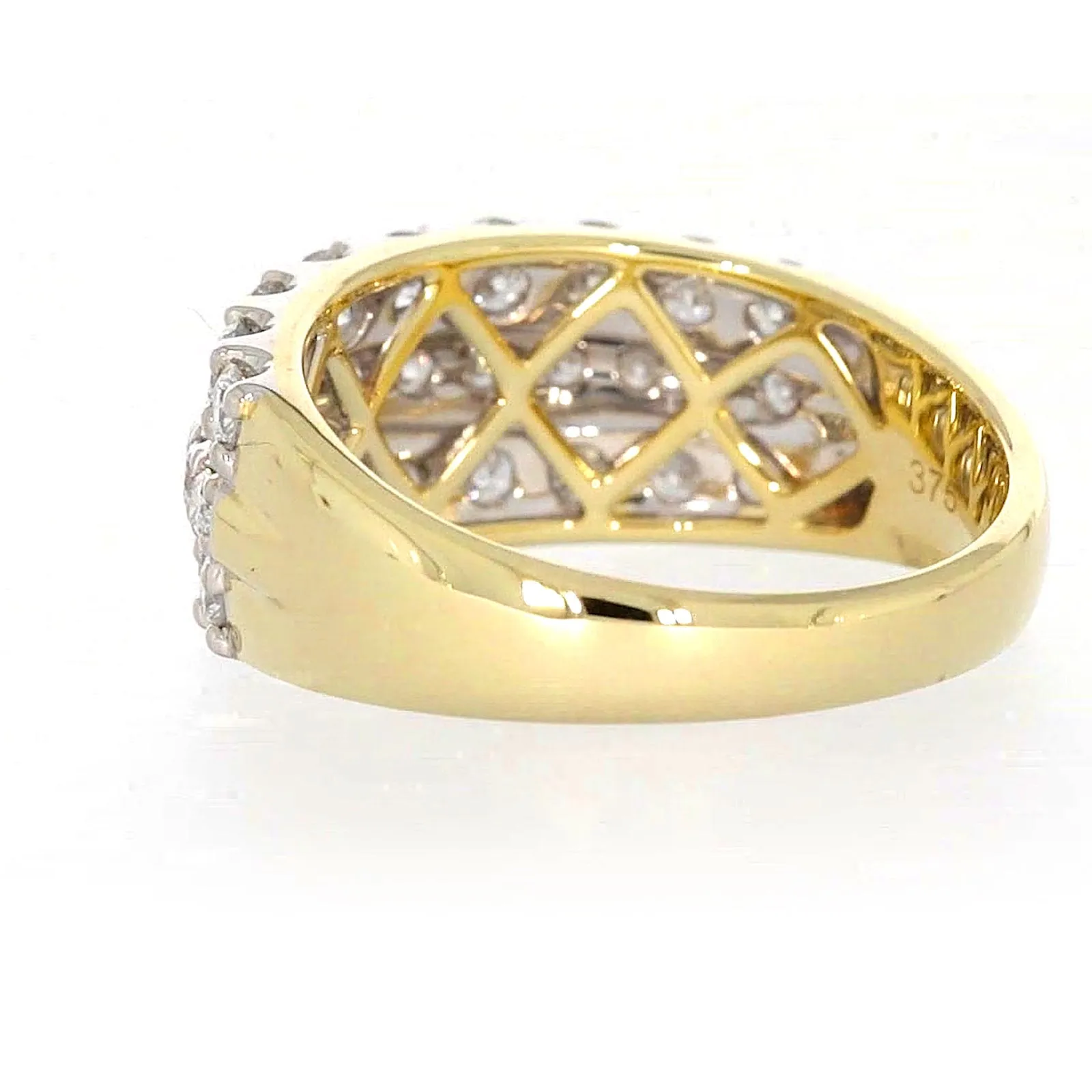 Celebration 9ct Yellow Gold Round Brilliant Cut 1 1/2 Carat tw of Lab Grown Diamonds Ring