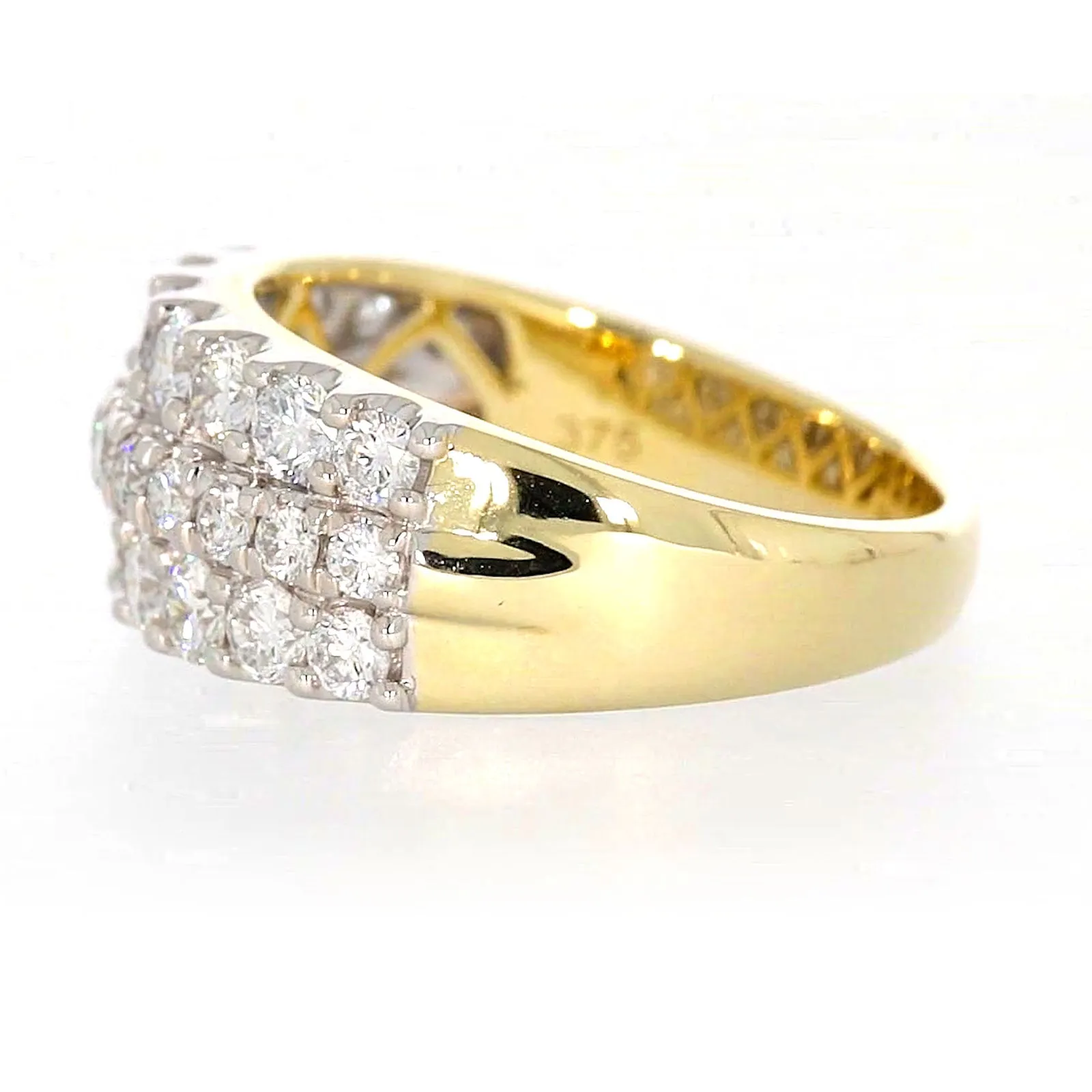 Celebration 9ct Yellow Gold Round Brilliant Cut 1 1/2 Carat tw of Lab Grown Diamonds Ring