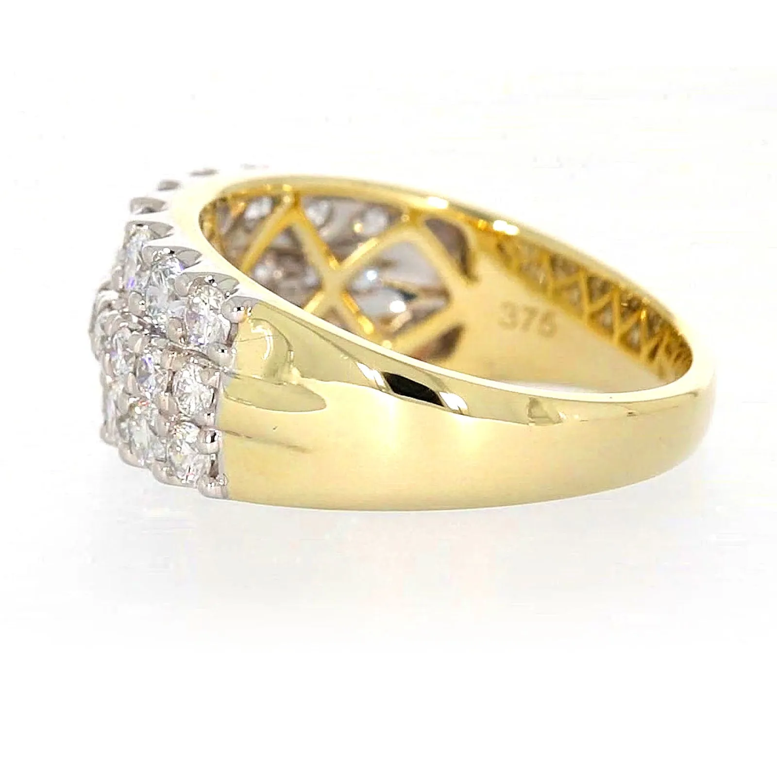 Celebration 9ct Yellow Gold Round Brilliant Cut 1 1/2 Carat tw of Lab Grown Diamonds Ring