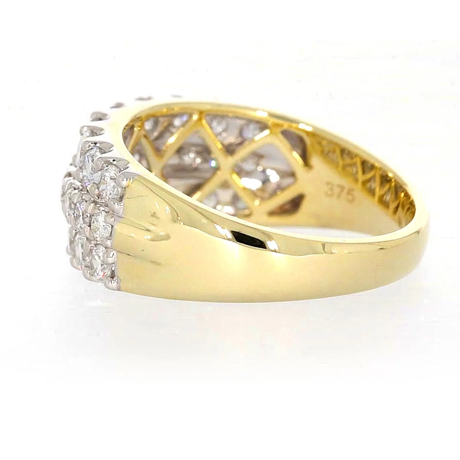 Celebration 9ct Yellow Gold Round Brilliant Cut 1 1/2 Carat tw of Lab Grown Diamonds Ring