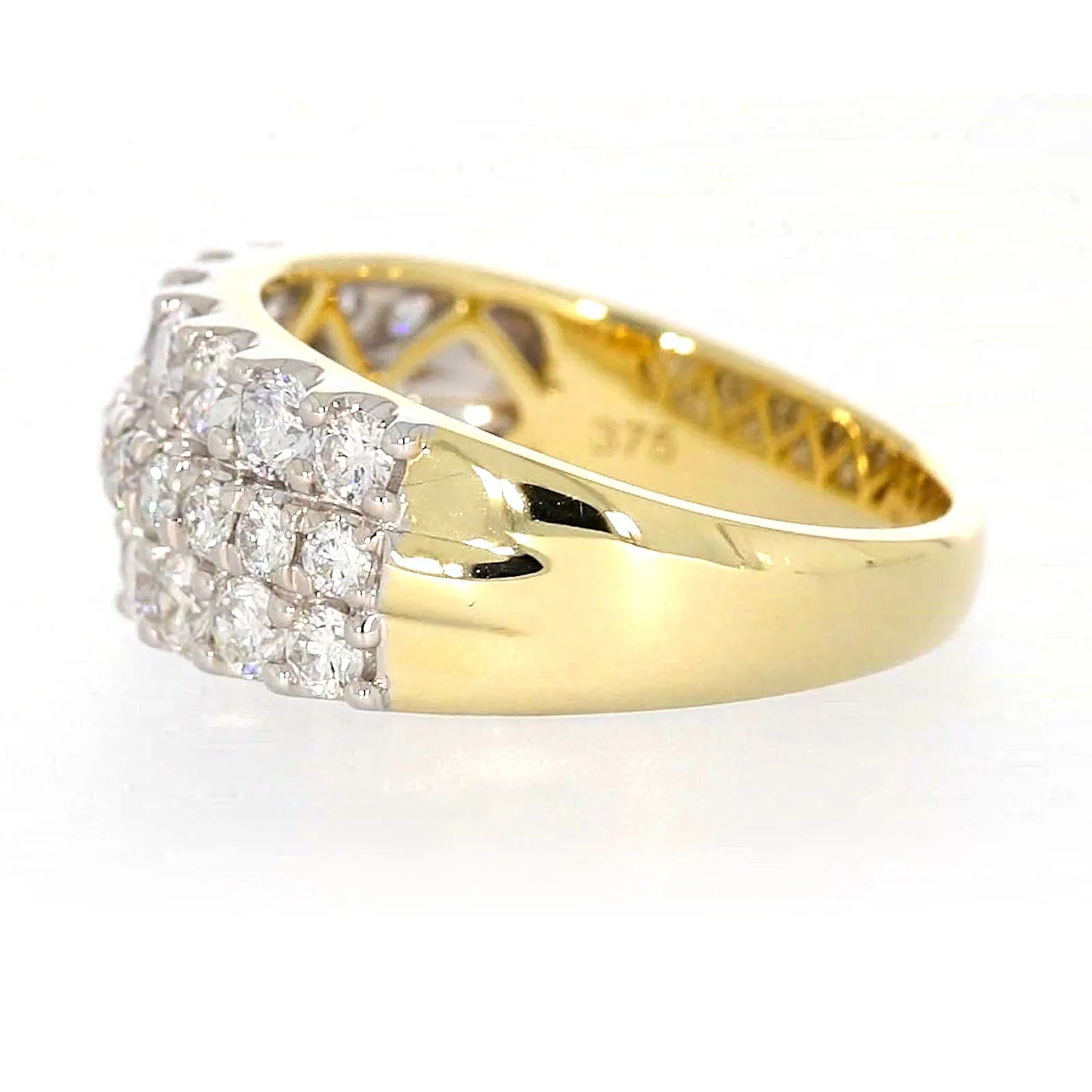 Celebration 9ct Yellow Gold Round Brilliant Cut 1 1/2 Carat tw of Lab Grown Diamonds Ring