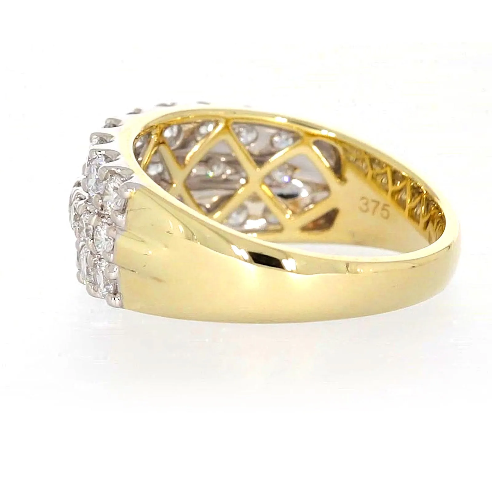 Celebration 9ct Yellow Gold Round Brilliant Cut 1 1/2 Carat tw of Lab Grown Diamonds Ring