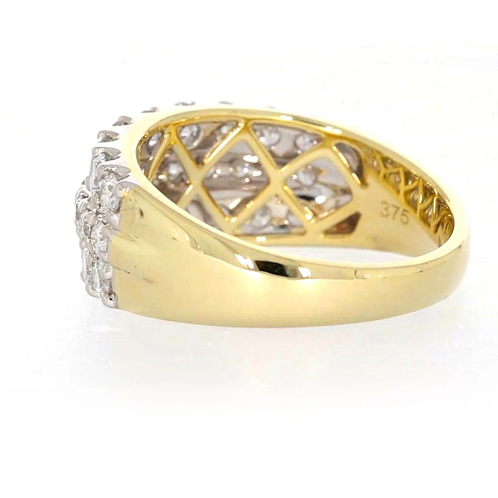 Celebration 9ct Yellow Gold Round Brilliant Cut 1 1/2 Carat tw of Lab Grown Diamonds Ring