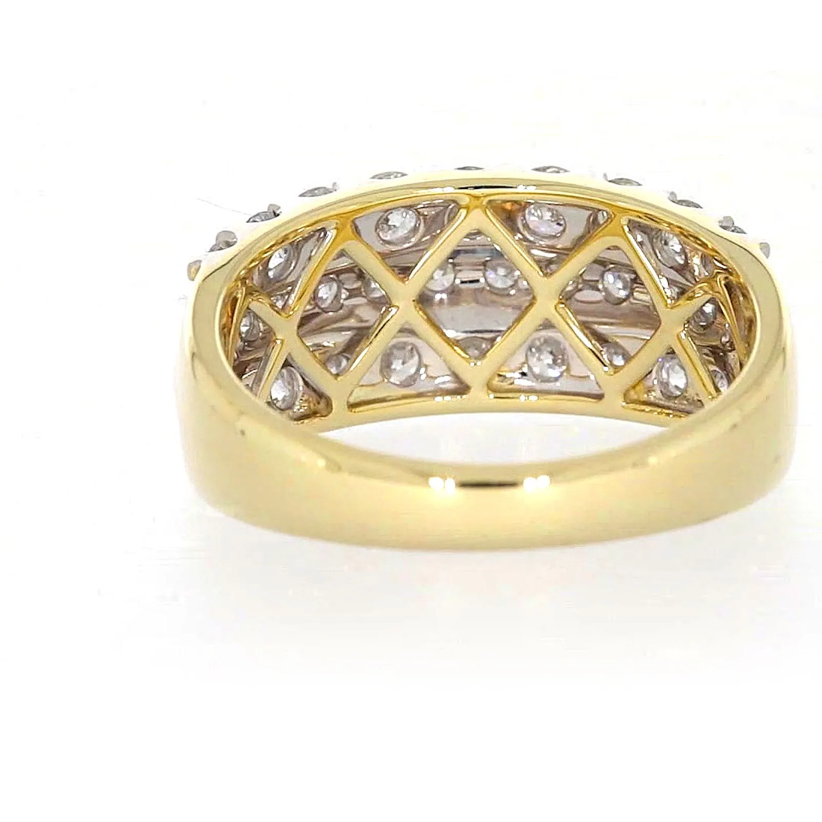 Celebration 9ct Yellow Gold Round Brilliant Cut 1 1/2 Carat tw of Lab Grown Diamonds Ring