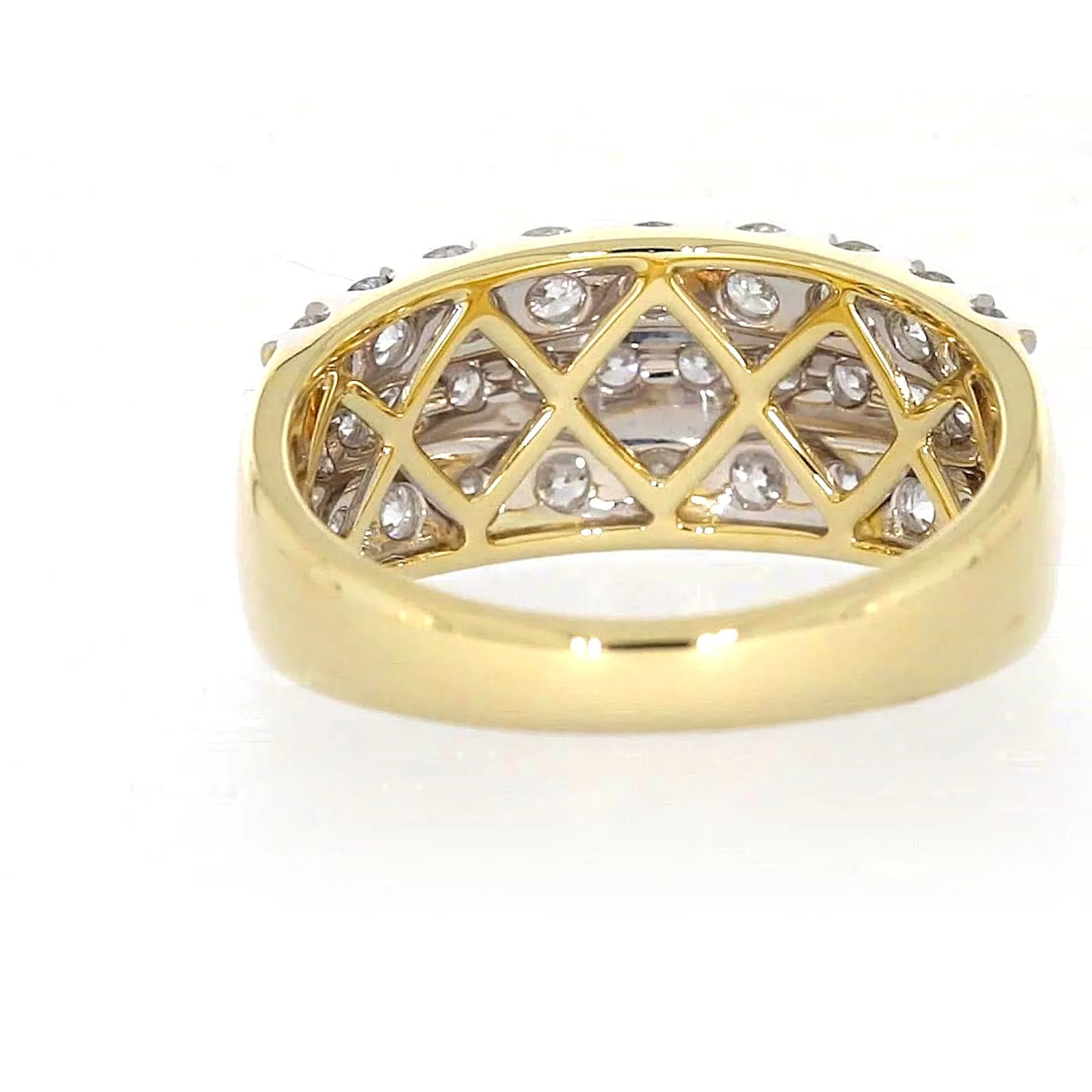 Celebration 9ct Yellow Gold Round Brilliant Cut 1 1/2 Carat tw of Lab Grown Diamonds Ring