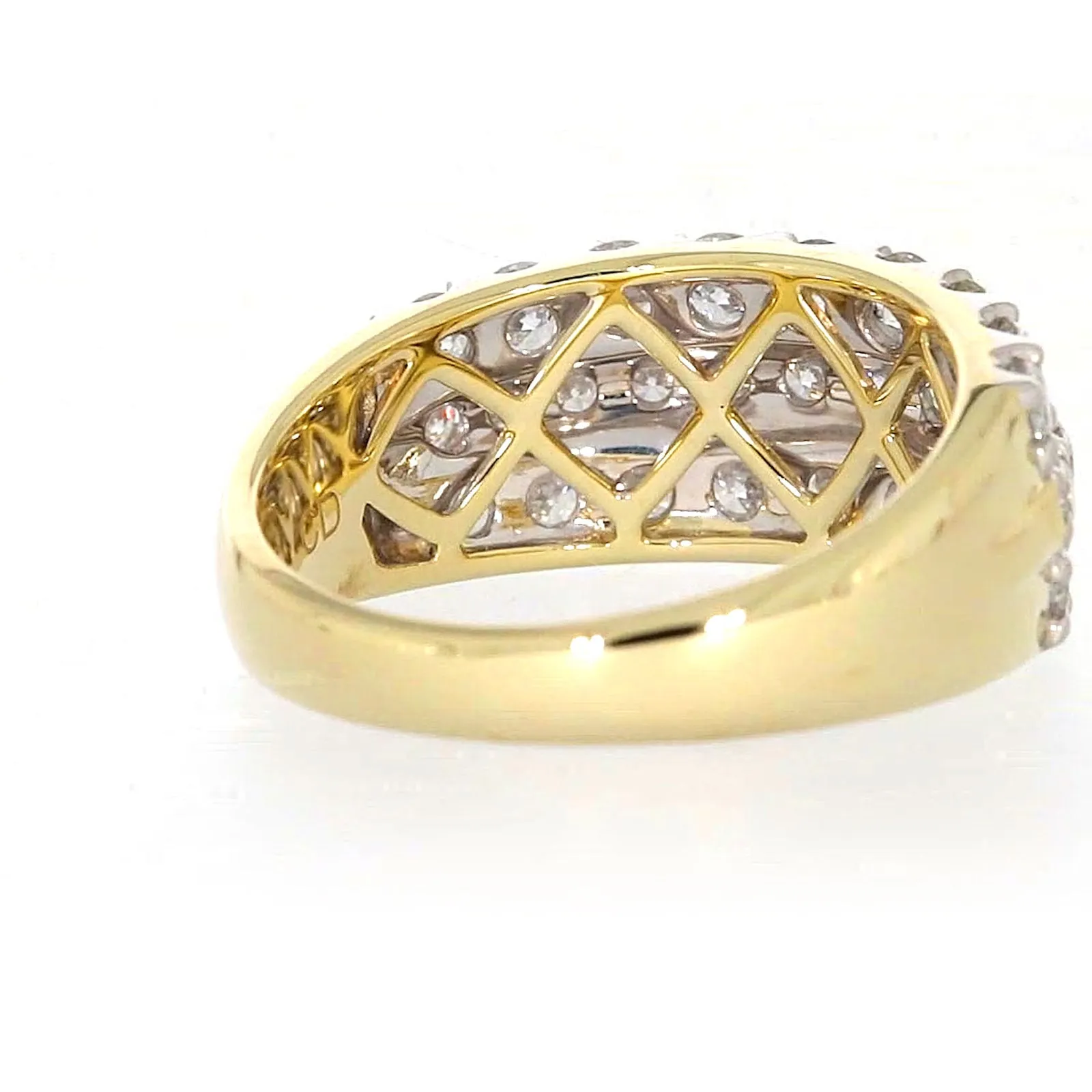 Celebration 9ct Yellow Gold Round Brilliant Cut 1 1/2 Carat tw of Lab Grown Diamonds Ring