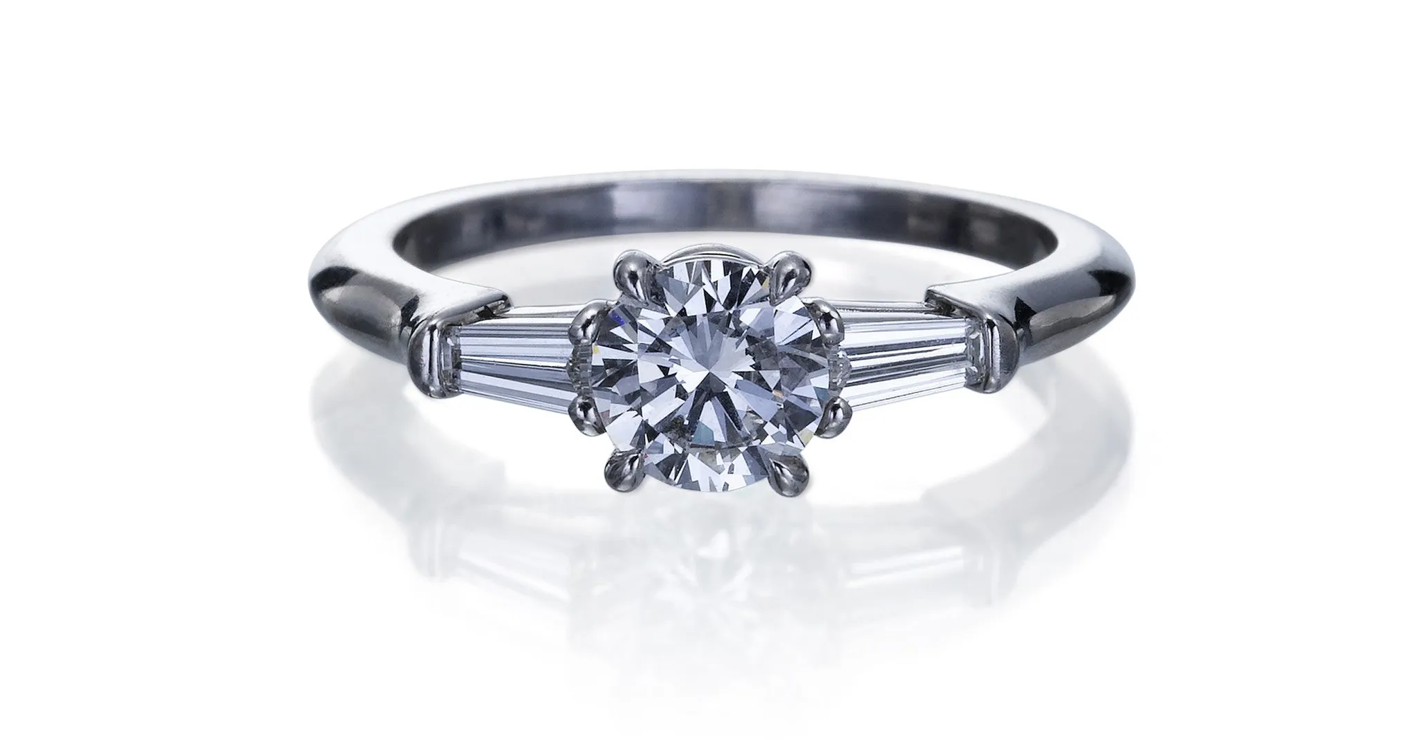 Diamond & Platinum Engagement Ring
