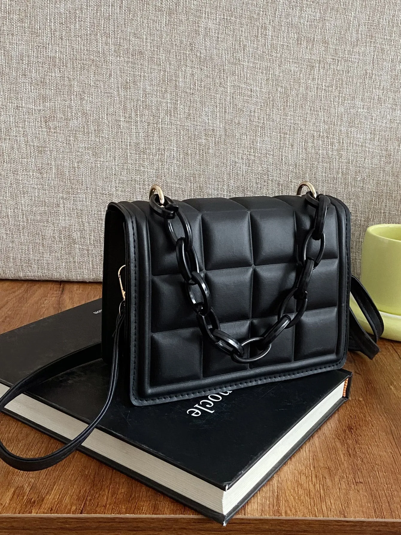 Minimalist Embossed Chain Decor Crossbody Bag