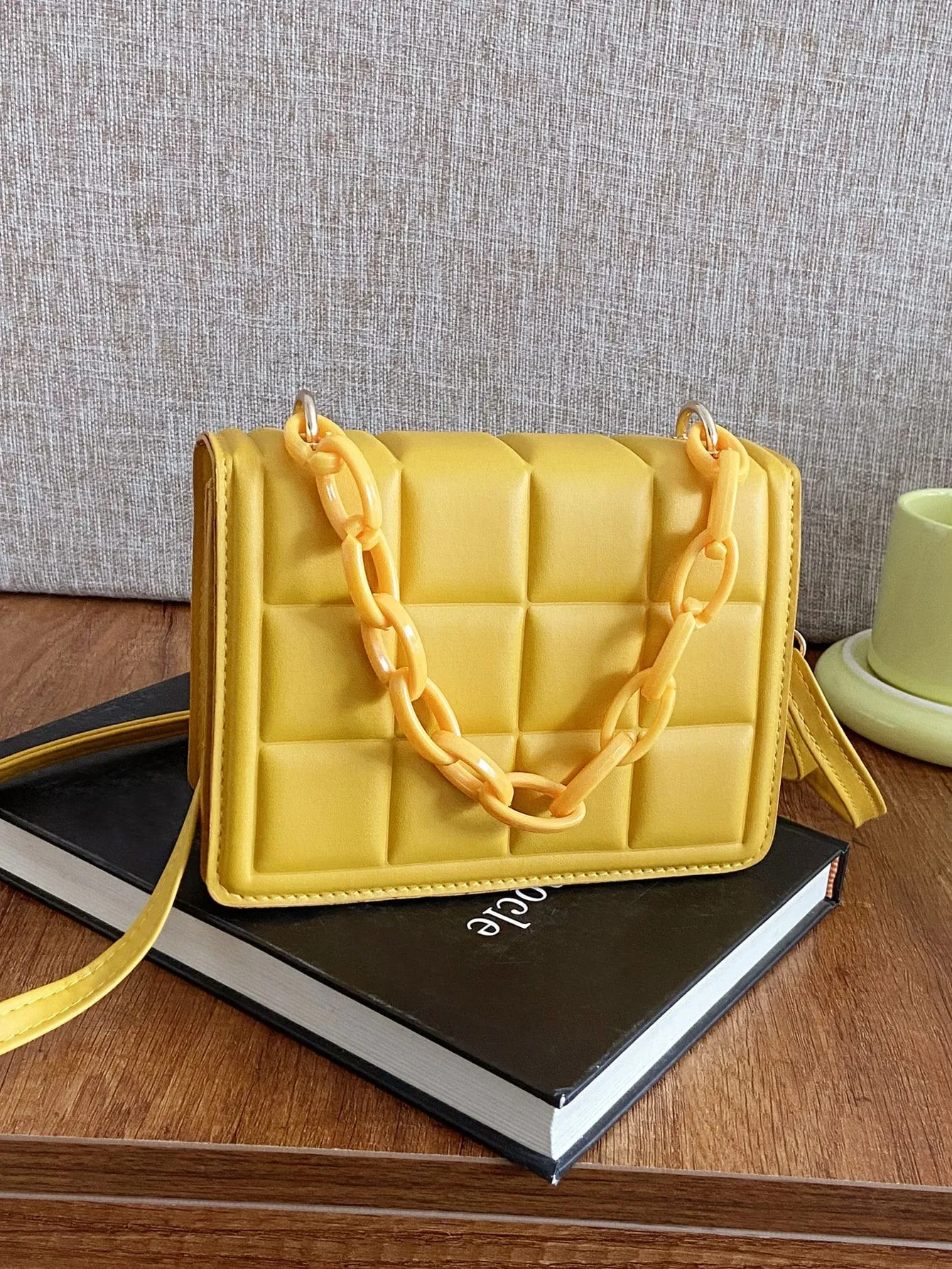 Minimalist Embossed Chain Decor Crossbody Bag