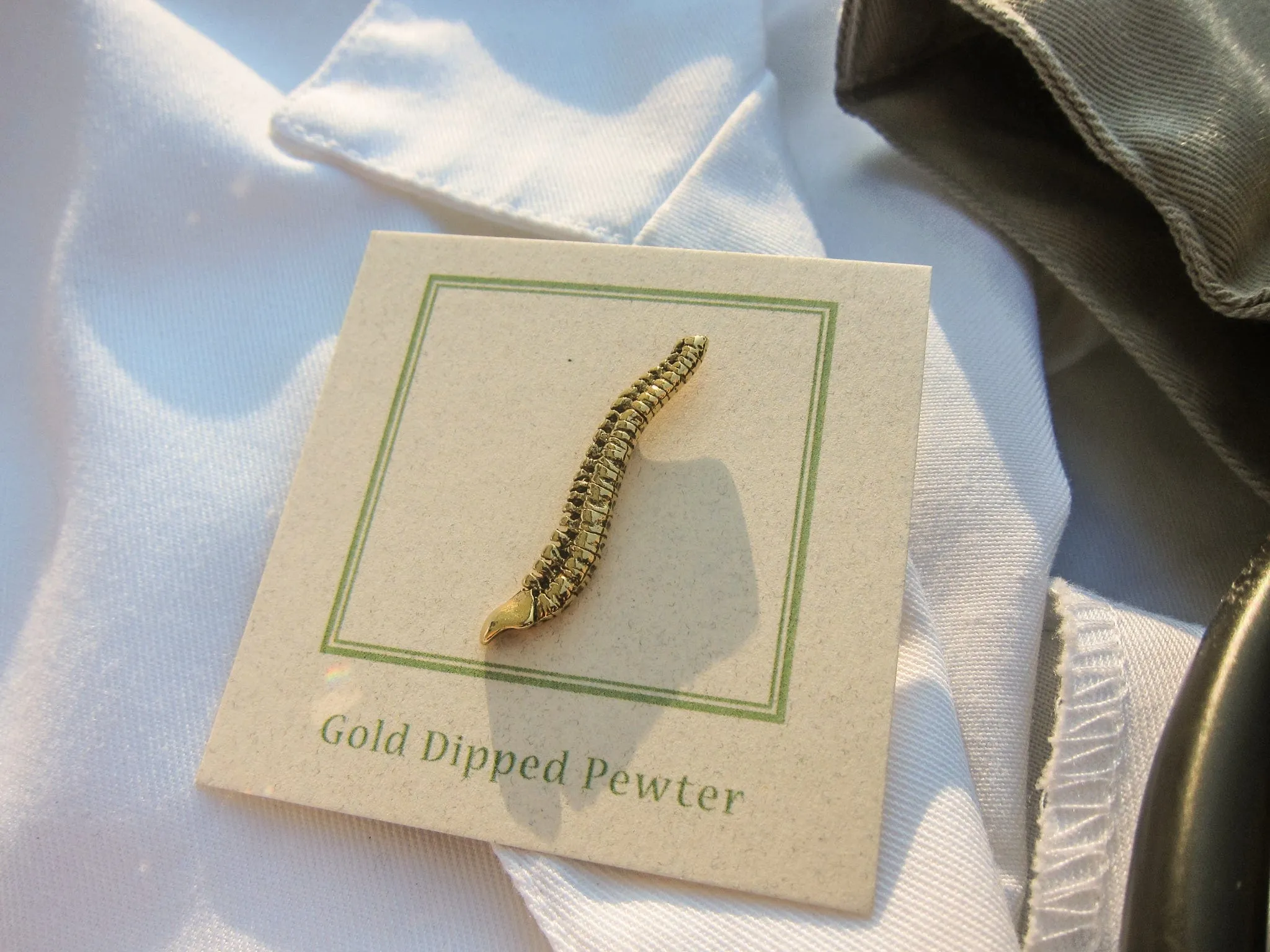 Spine Gold Lapel Pin
