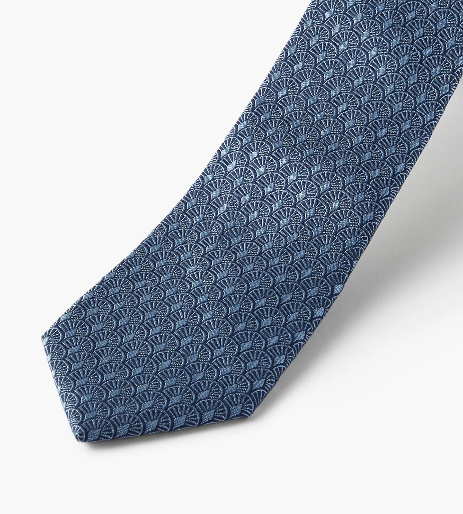Textured Fan Tie