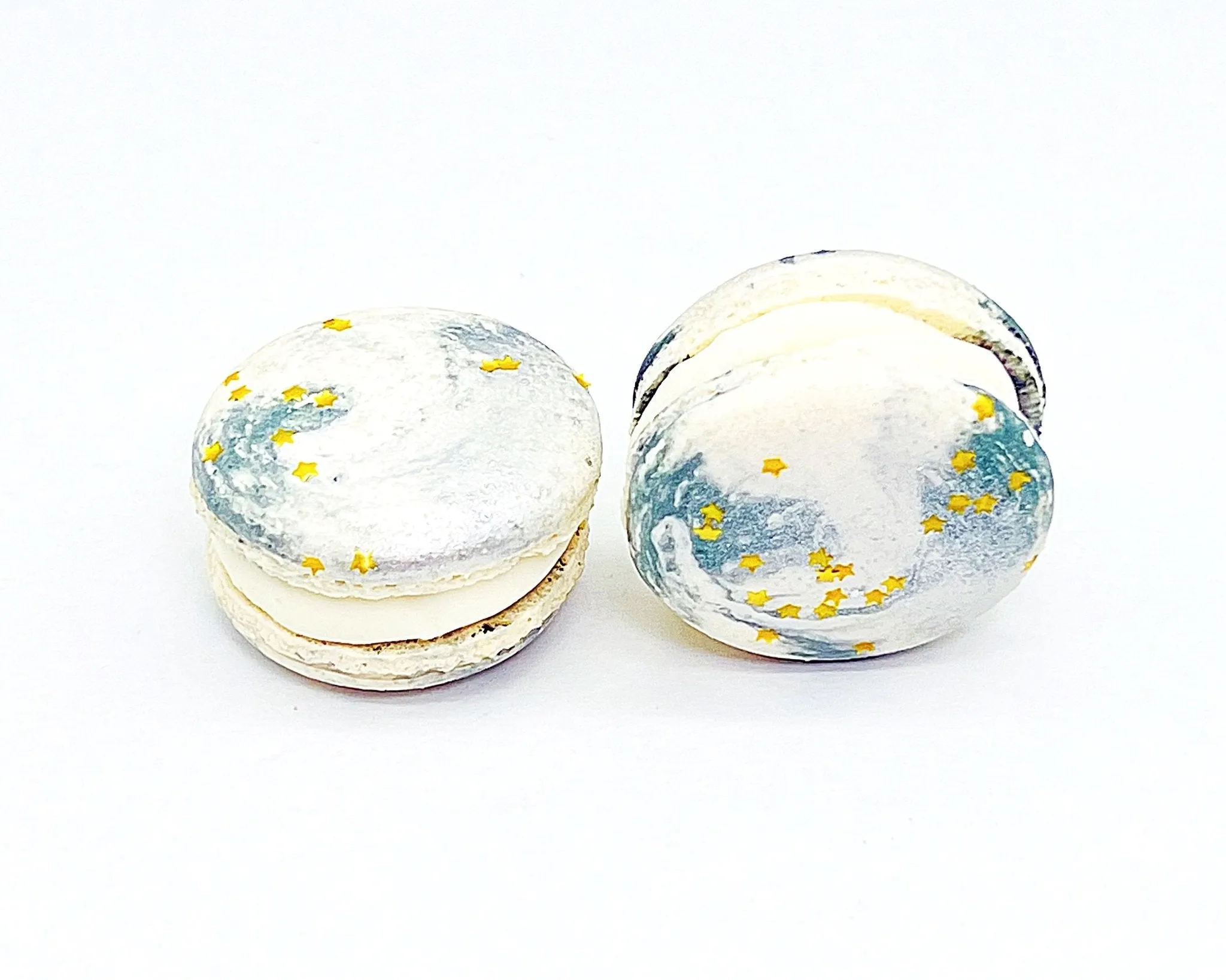 Vegan Planet | The White Planet | White Chocolate Peppermint Vegan Macarons